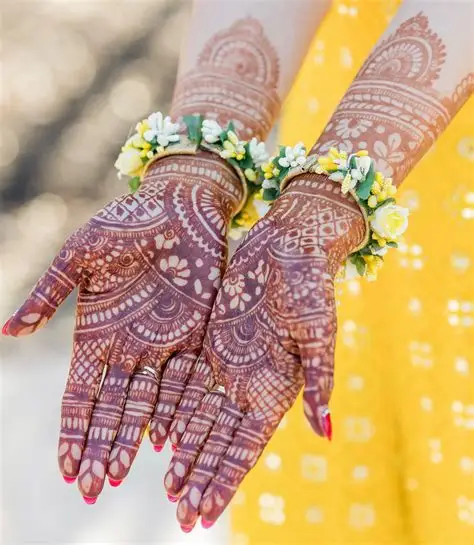 Mehendi decor by Balu Decorators